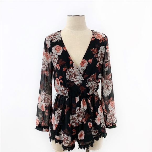 ASTR the label: Long Sleeve Romper - Picture 2 of 7